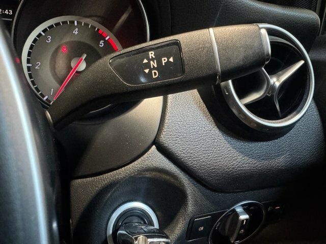 Mercedes-Benz GLA Class 2.1 Gla200d Sport Premium Plus 7G-dct Euro 6 S Blue #23