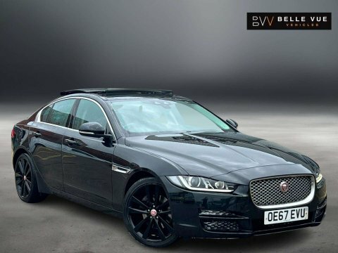 Jaguar XE 2.0 Xe Portfolio Black