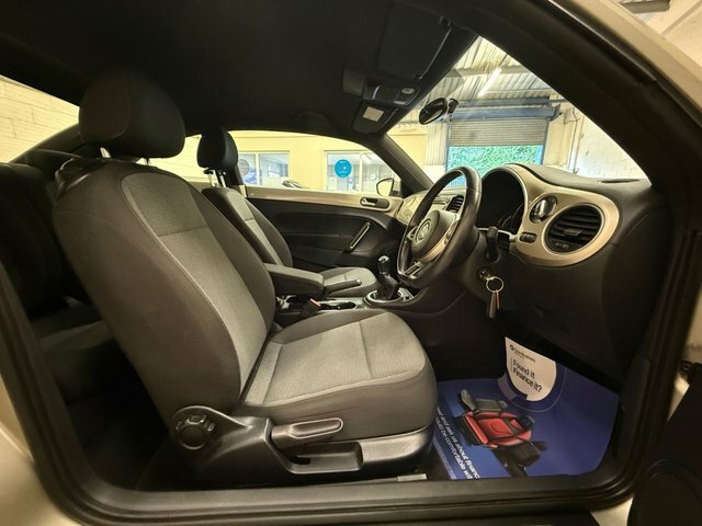 Volkswagen Beetle 1.2 Tsi Design Hatchback 6Spd White #2