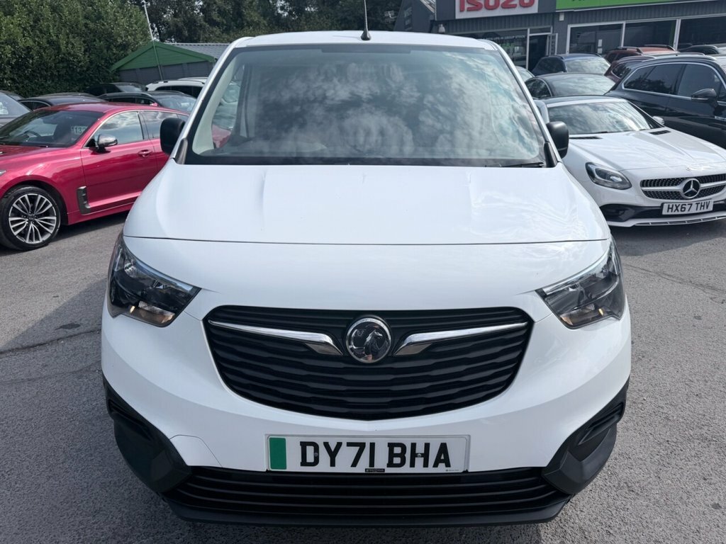 Vauxhall Combo-e Life Mpv White #2