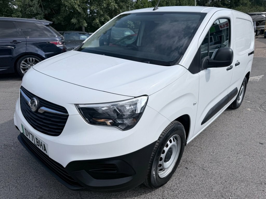 Vauxhall Combo-e Life Mpv White #3