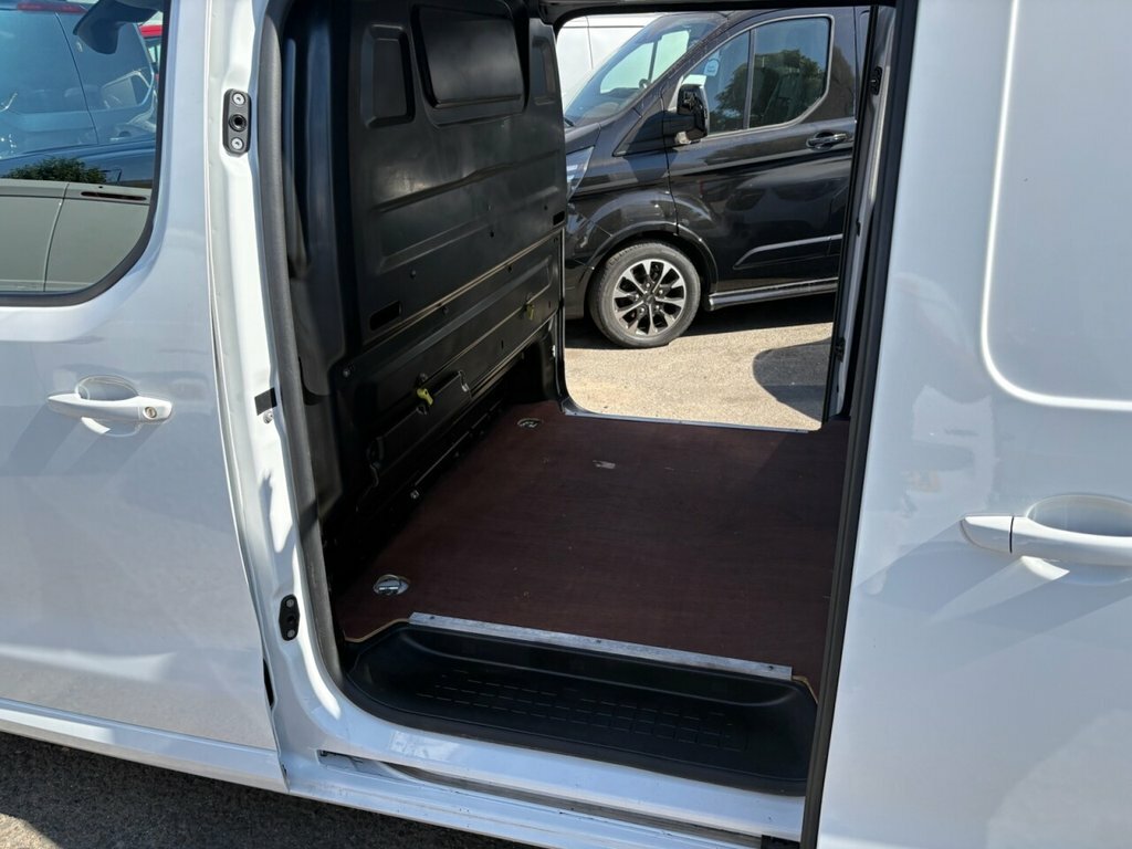 Peugeot E-Expert 1000 100Kw 75Kwh Professional Premium Van White #38