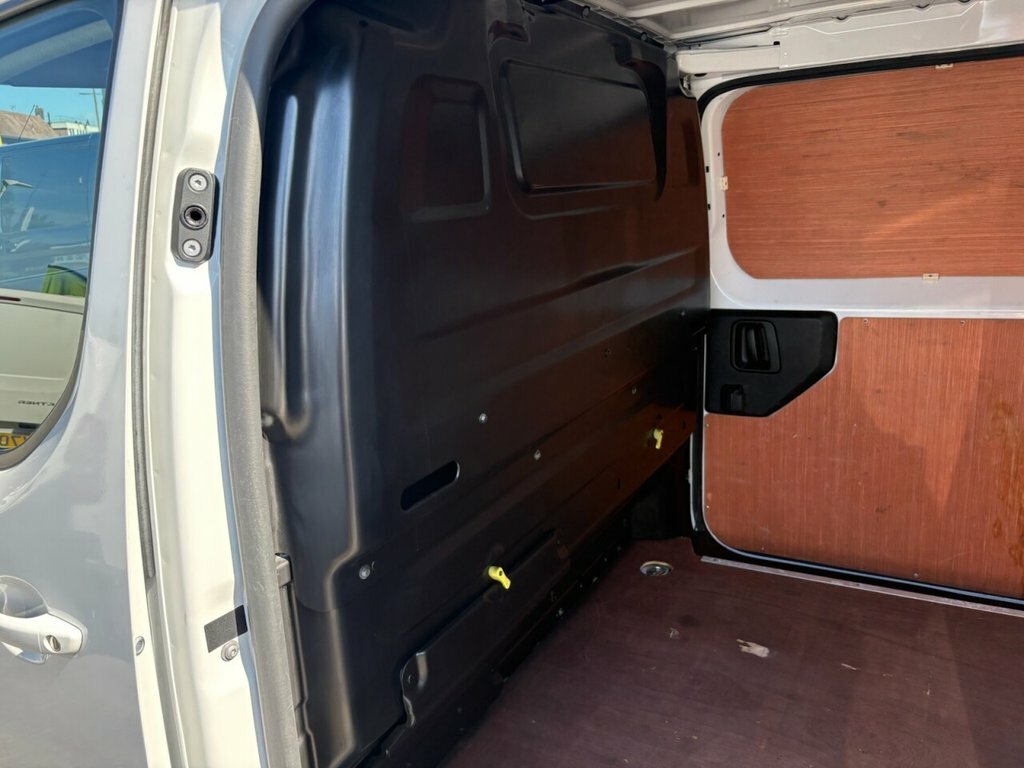 Peugeot E-Expert 1000 100Kw 75Kwh Professional Premium Van White #16