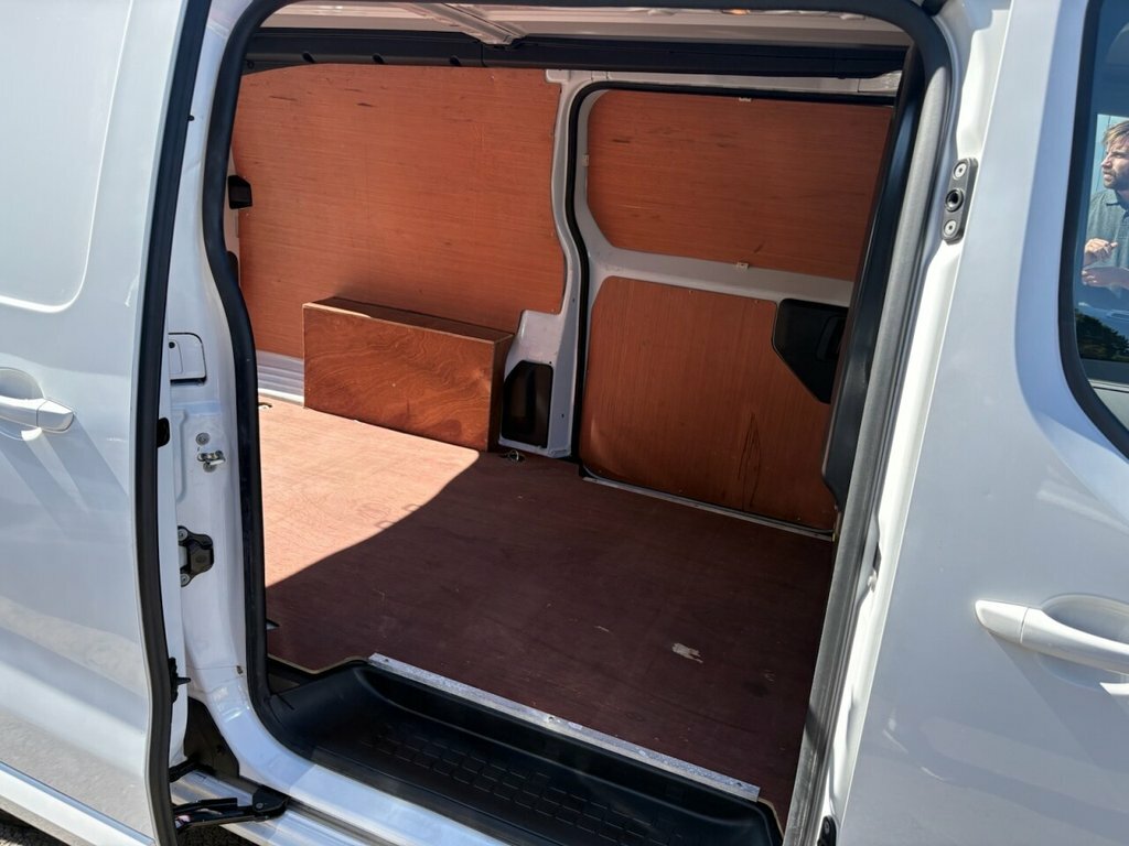 Peugeot E-Expert 1000 100Kw 75Kwh Professional Premium Van White #32