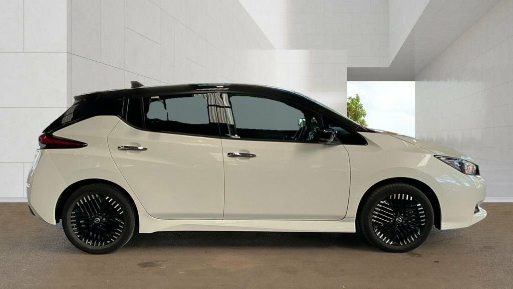 Nissan Leaf Hatchback White #5