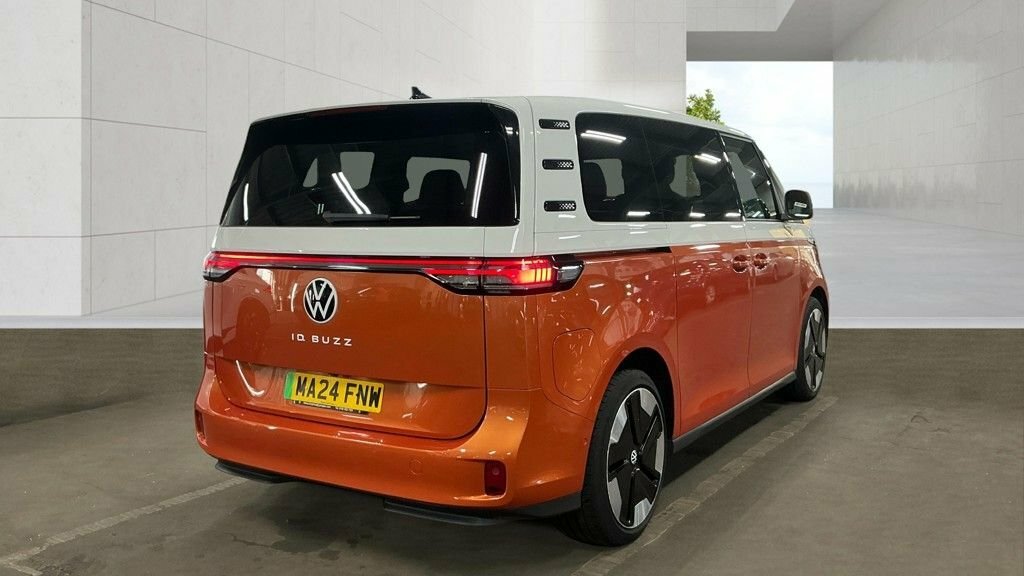 Volkswagen ID.Buzz Mpv White #4