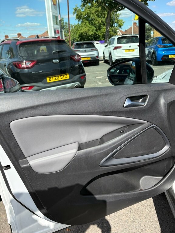 Vauxhall Crossland X 1.2 Griffin Turbo White #28