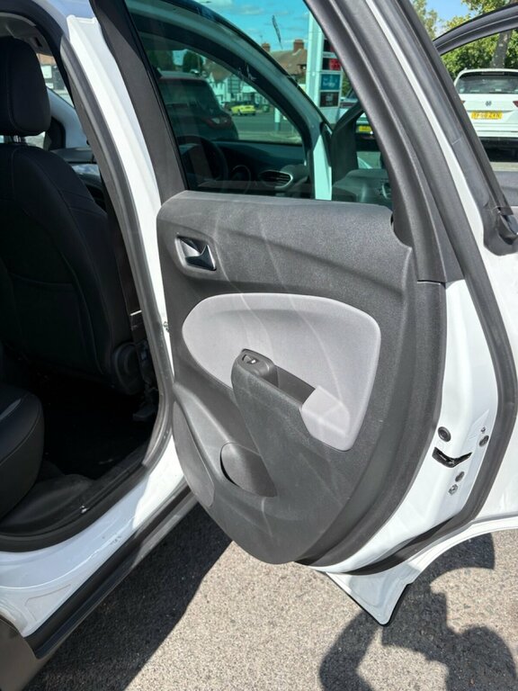 Vauxhall Crossland X 1.2 Griffin Turbo White #27