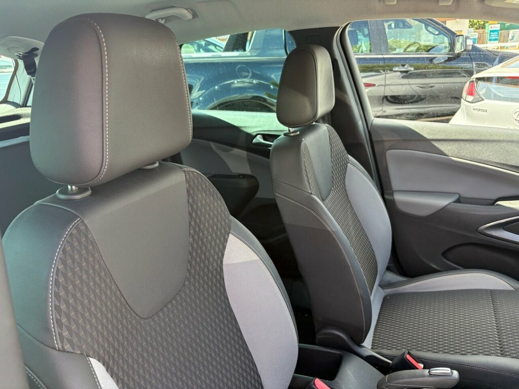 Vauxhall Crossland X 1.2 Griffin Turbo White #18