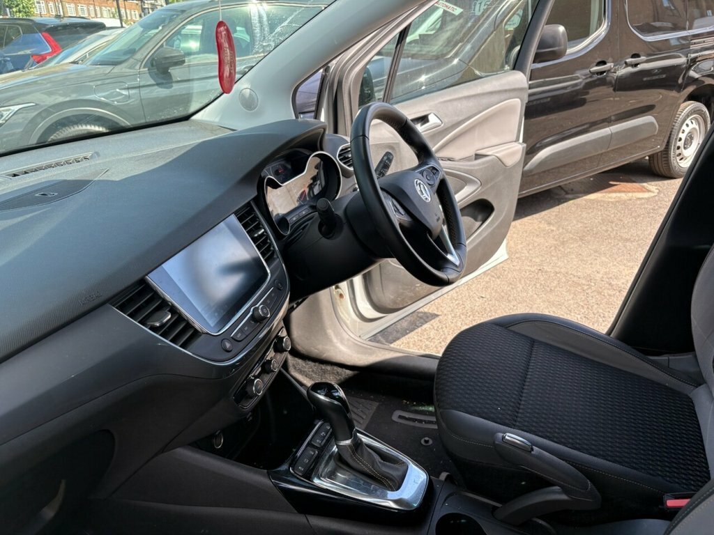 Vauxhall Crossland X 1.2 Griffin Turbo White #31