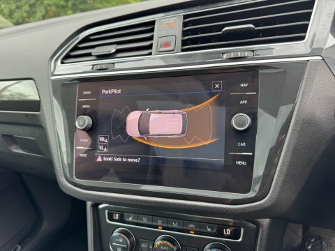 Volkswagen Tiguan Se Navigation Silver #16