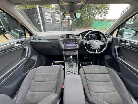 Volkswagen Tiguan Se Navigation Silver #9