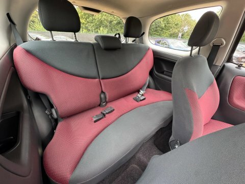 Toyota Yaris 1.3 Vvt-i Colour Collection Silver #11