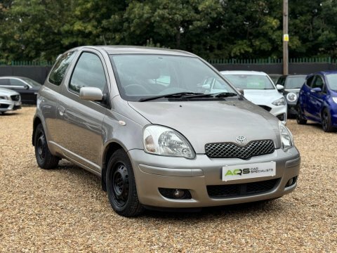 Toyota Yaris 1.3 Vvt-i Colour Collection Silver #1
