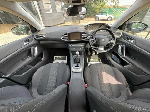 Peugeot 308 1.6 Bluehdi Gt Line Hatchback S White #25