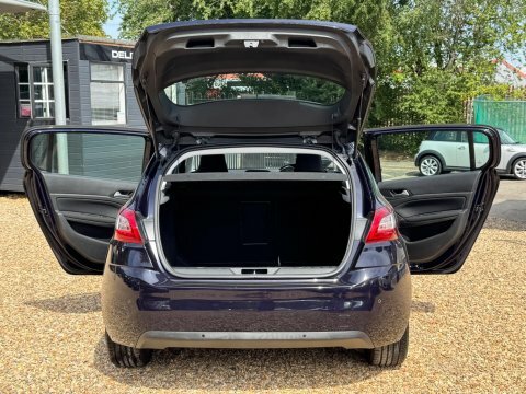 Peugeot 308 1.6 Bluehdi Gt Line Hatchback S White #21