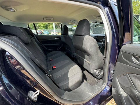 Peugeot 308 1.6 Bluehdi Gt Line Hatchback S White #19