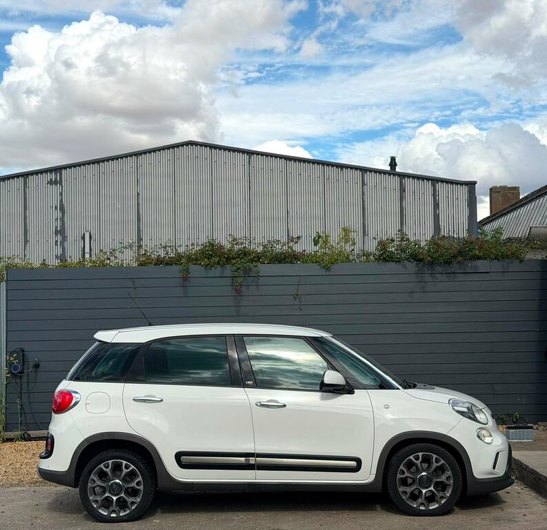 Fiat 500L Trekking White #3