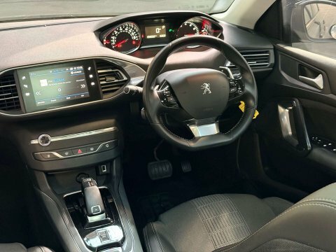 Peugeot 308 1.2 308 Allure Black #2