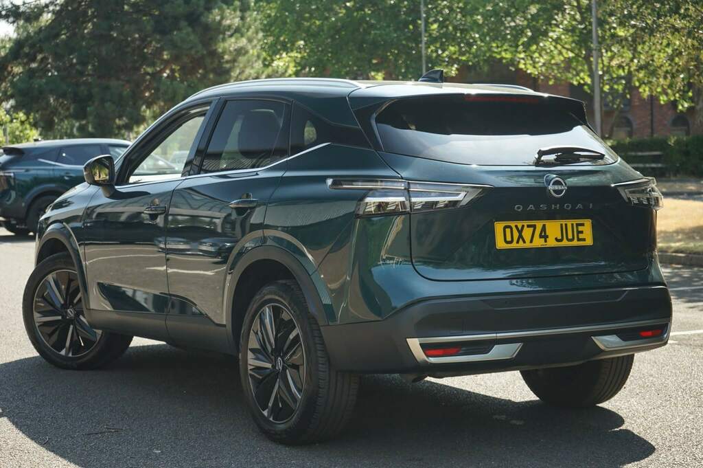 Nissan Qashqai 1.3 Dig-t Mh Tekna OX74JUE Green #3