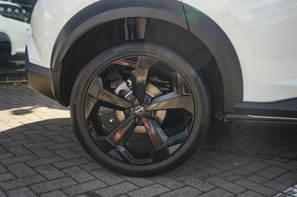 Nissan Juke 1.6 Hybrid Tekna White #5