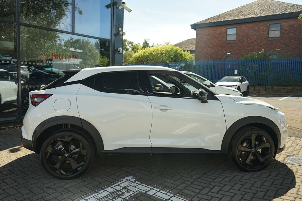Nissan Juke 1.6 Hybrid Tekna White #4