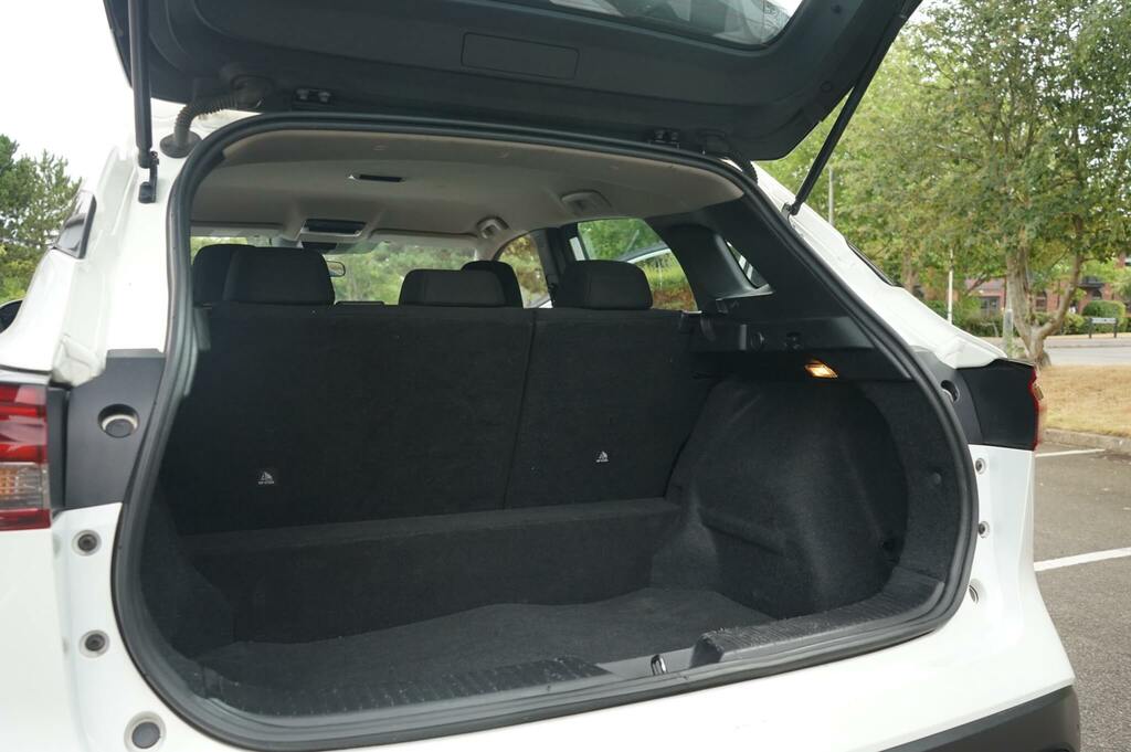 Nissan Qashqai 1.3 Dig-t Mh Acenta Premium CV23HXU White #6