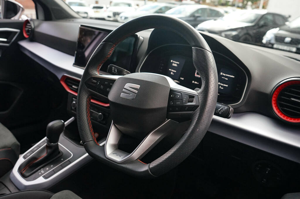Seat Arona 1.5 Tsi 150 Fr Sport Dsg White #4