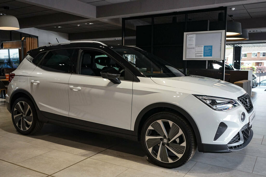 Seat Arona 1.5 Tsi 150 Fr Sport Dsg White #3