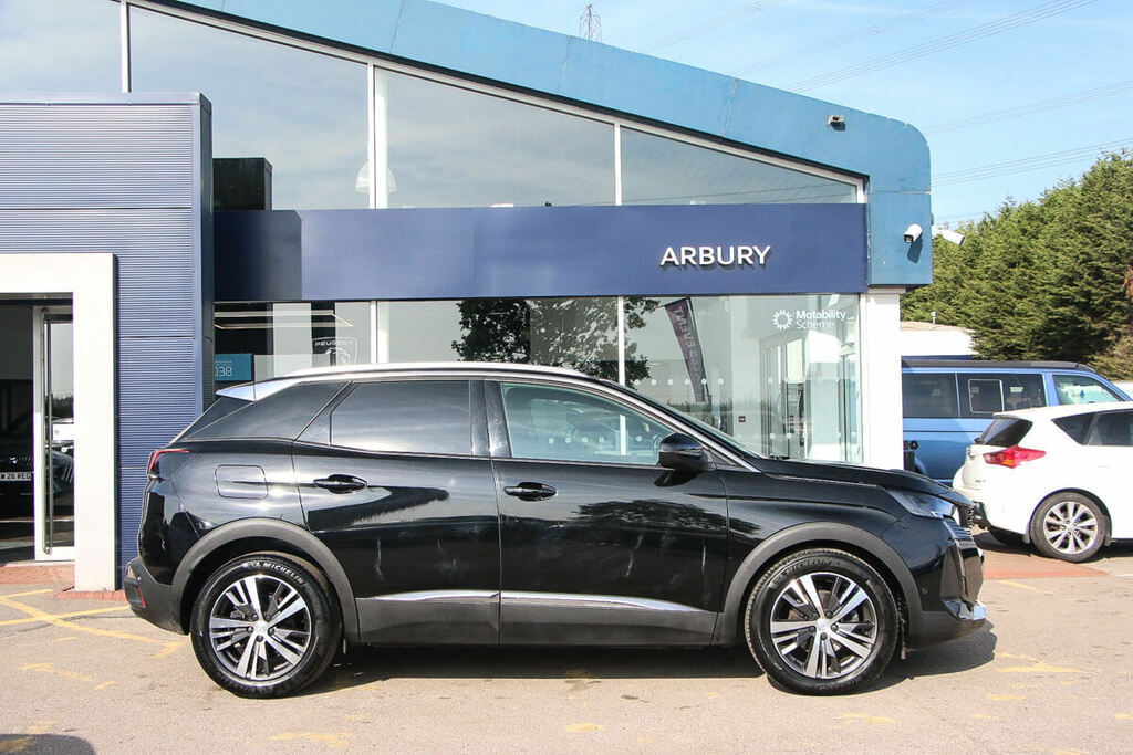 Peugeot 3008 1.2 Puretech Allure Premium Eat8 FV23JUU Black #4