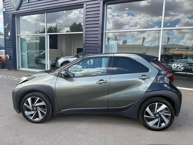 Toyota Aygo X 1.0 Vvt-i Edge Green #4