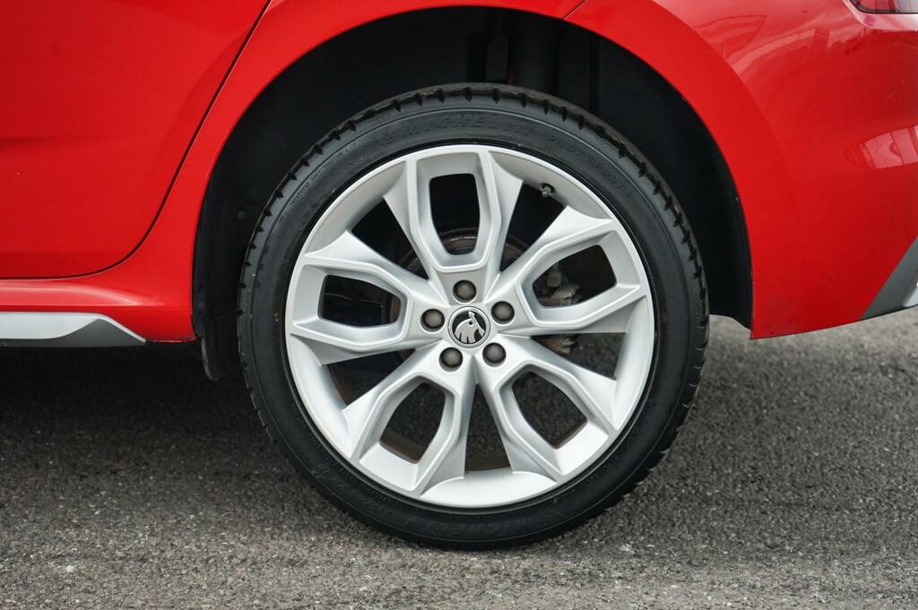 Skoda Kamiq Suv Black #15