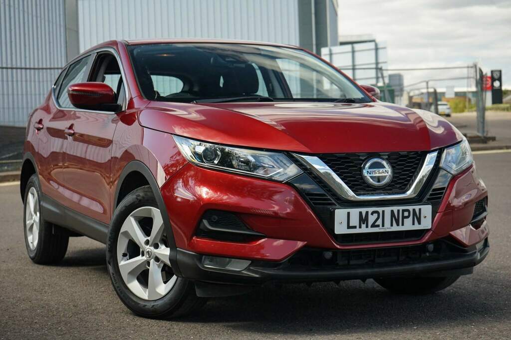 Nissan Qashqai 1.3 Dig-t 160 157 Acenta Premium Dct LM21NPN Red