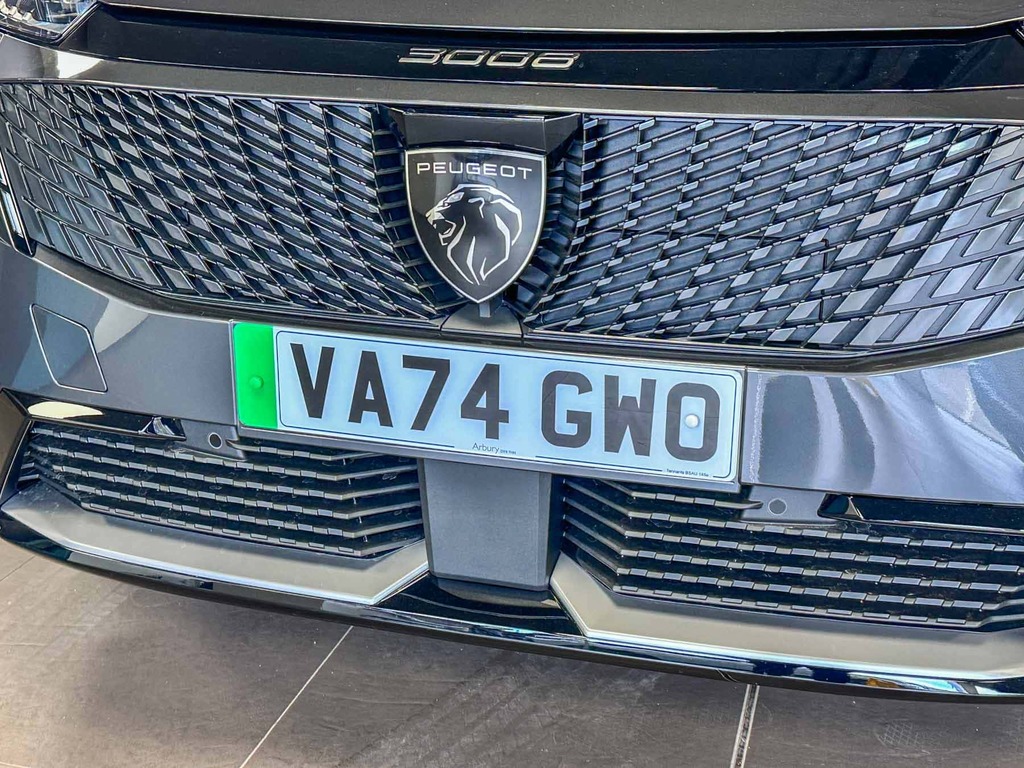 Peugeot 3008 73Kwh 210 1-Speed Grey #3