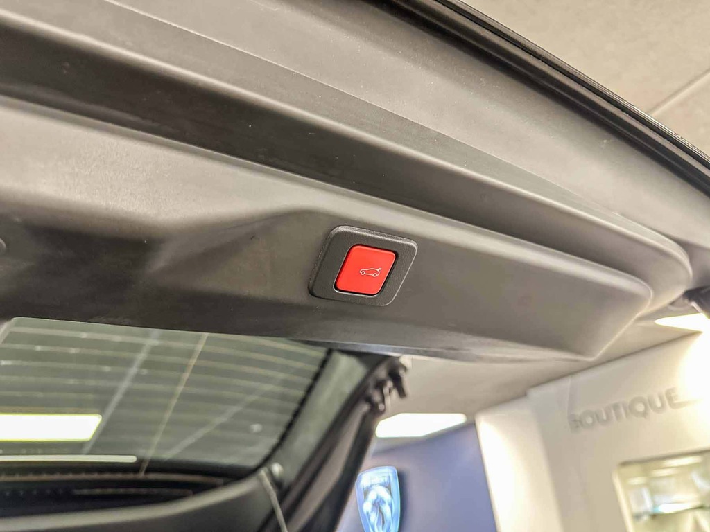 Peugeot 3008 1.2 Gt E-dsc6 Black #8