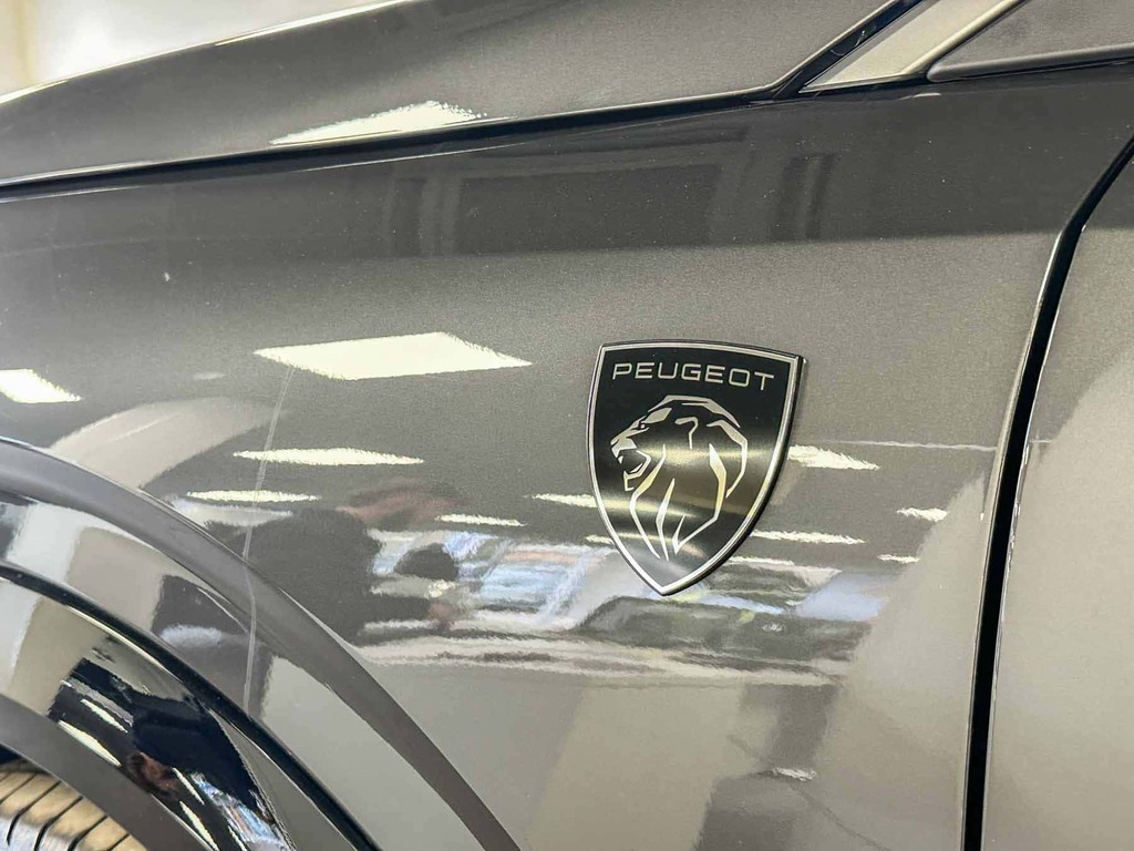 Peugeot 3008 73Kwh 210 1-Speed Grey #5