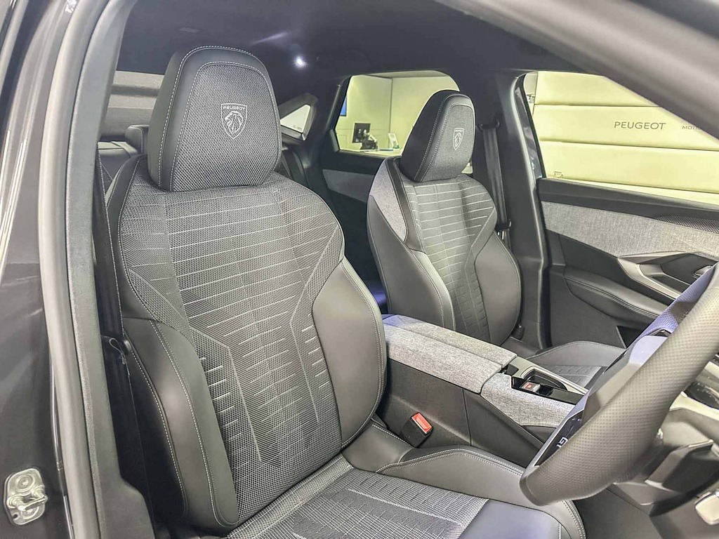Peugeot 3008 1.2 Gt E-dsc6 Black #20