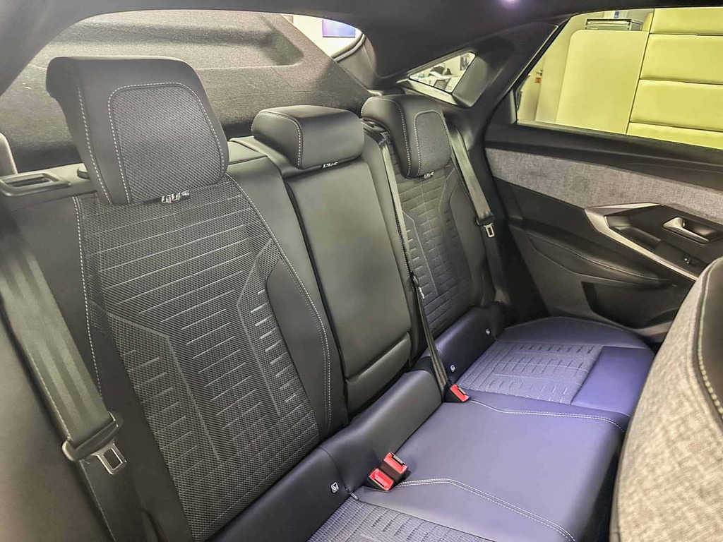 Peugeot 3008 1.2 Gt E-dsc6 Black #18