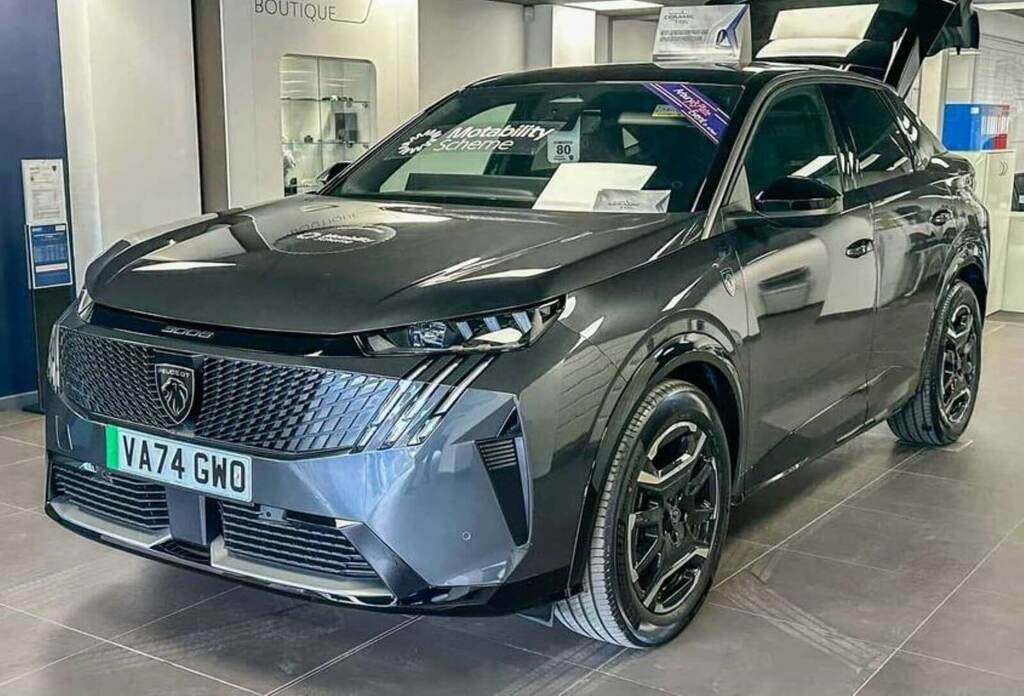 Peugeot 3008 73Kwh 210 1-Speed Grey