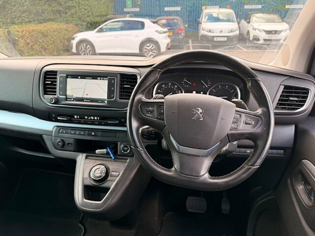 Peugeot Traveller 2.0 Bluehdi 180 Allure Standard 8 Seat Eat8 Red #3