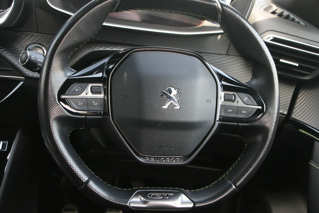 Peugeot 2008 1.2 Puretech Allure Premium Blue #37
