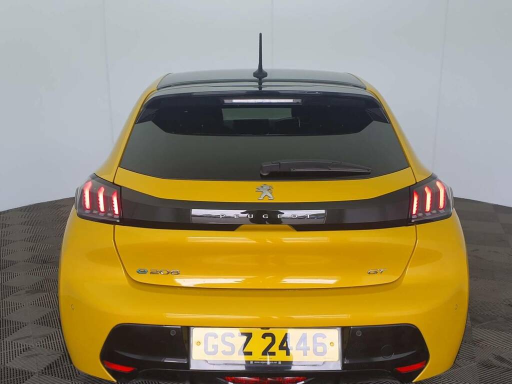 Peugeot e-208 100Kw Gt Premium 50Kwh Yellow #2