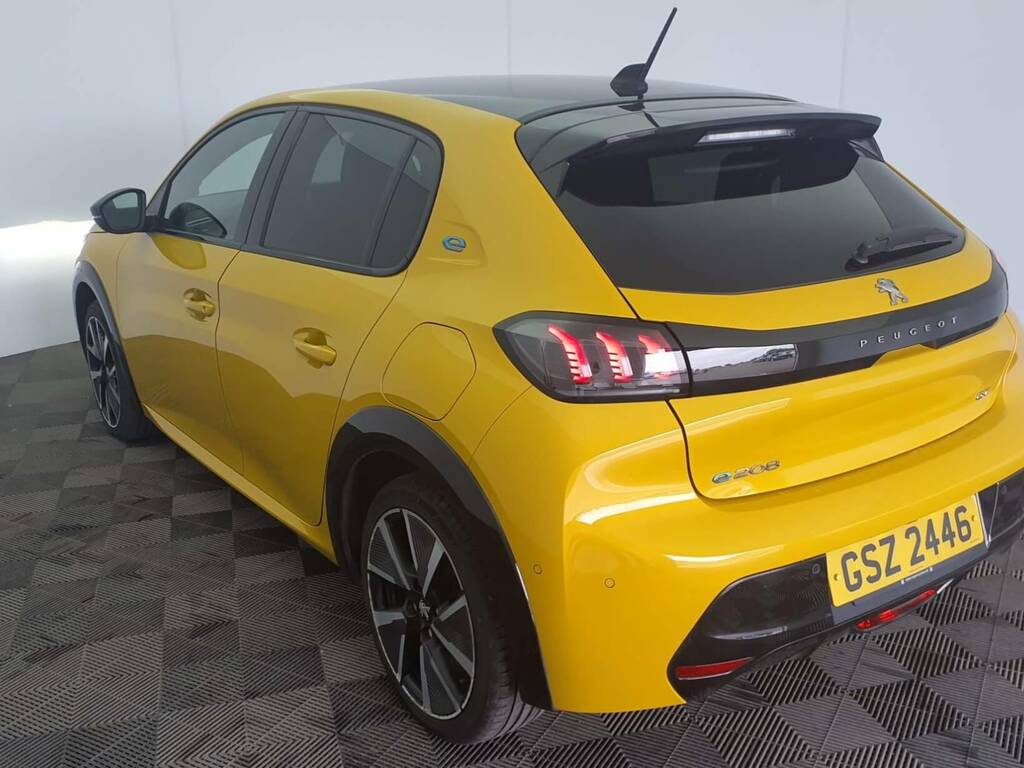 Peugeot e-208 100Kw Gt Premium 50Kwh Yellow #3
