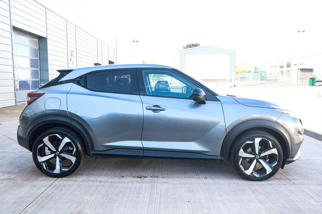 Nissan Juke 1.0 Dig-t 114 N-connecta Red #4