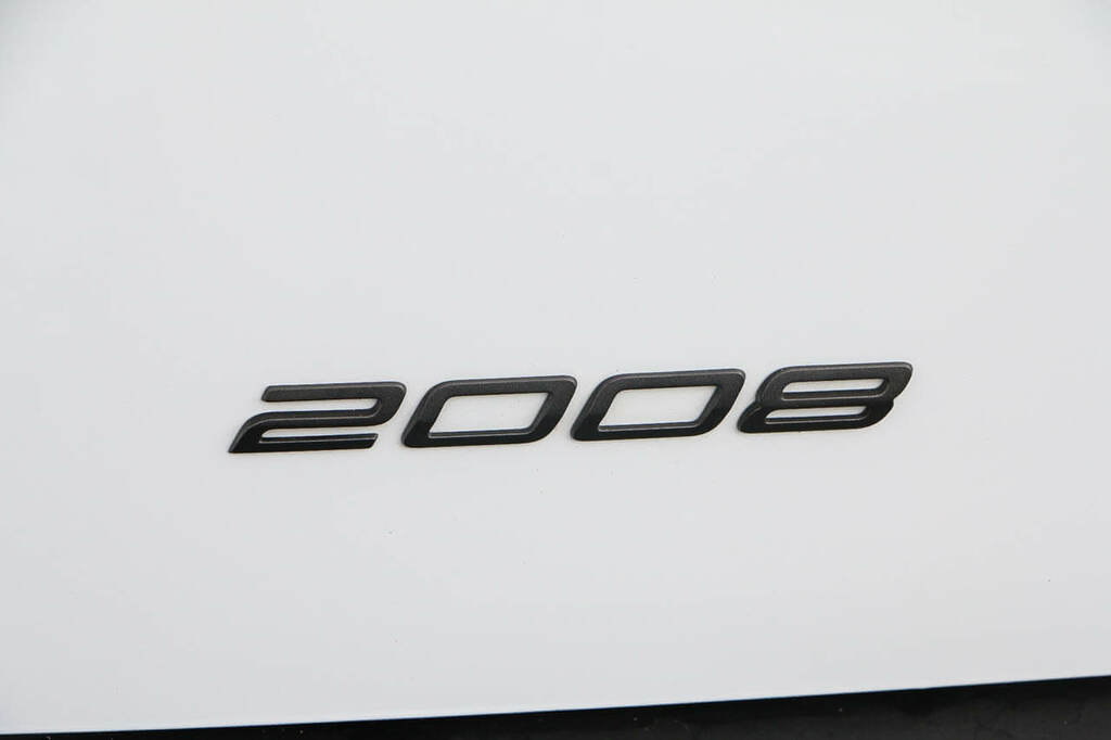 Peugeot 2008 1.2 Hybrid 136 Gt E-dsc6 White #5