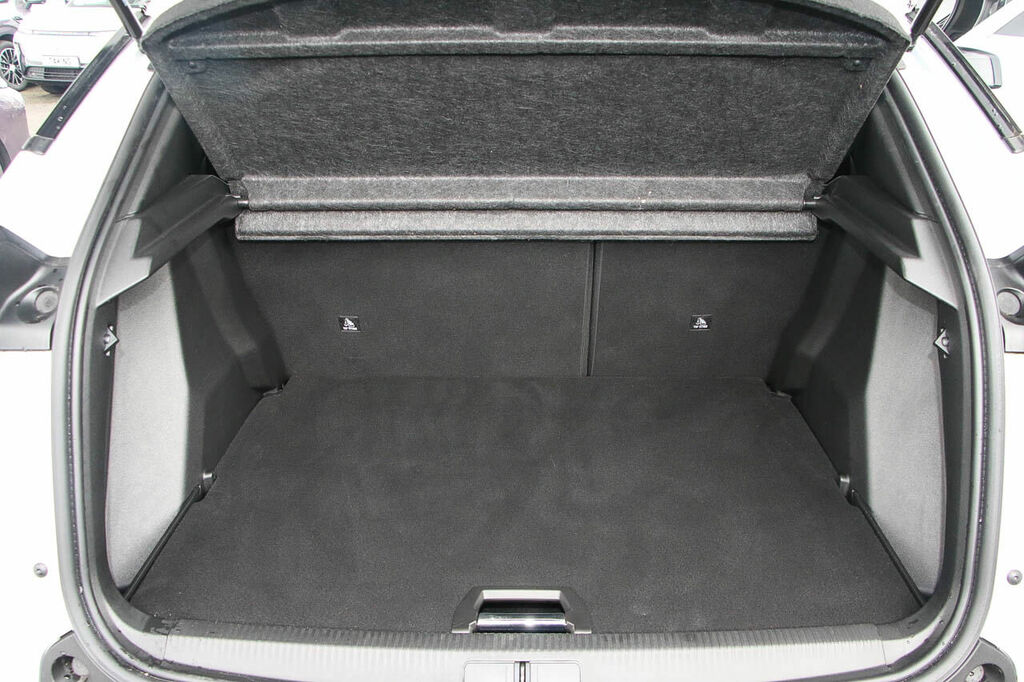 Peugeot 2008 1.2 Hybrid 136 Gt E-dsc6 White #6