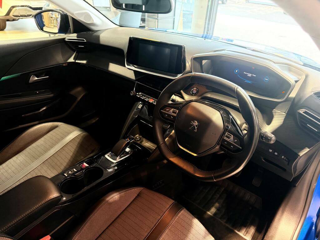 Peugeot e-208 100Kw Allure Premium 50Kwh Blue #4
