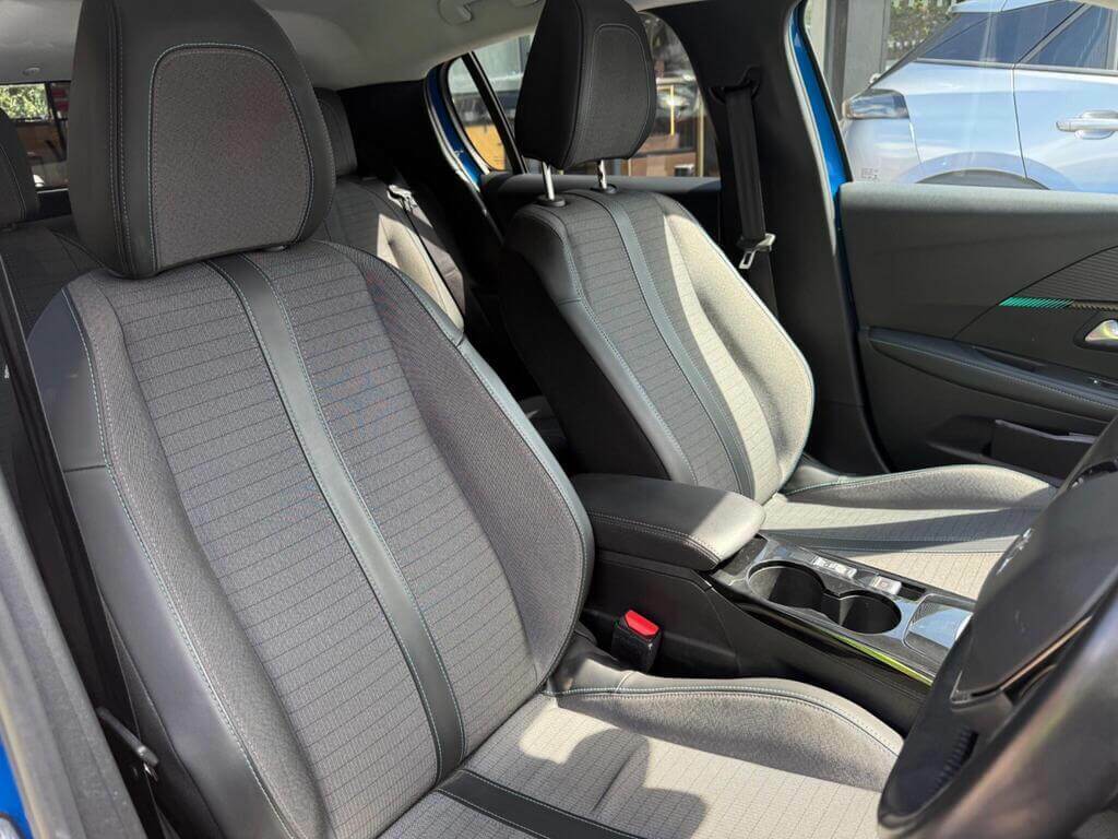 Peugeot e-208 100Kw Gt Premium 50Kwh #32