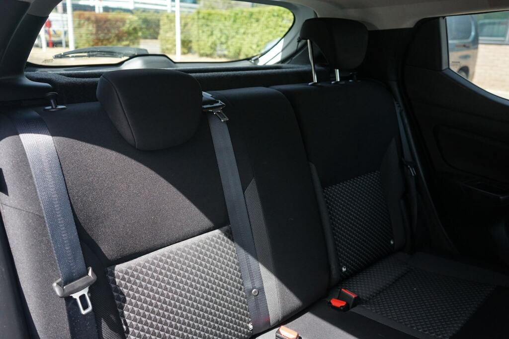 Nissan Micra 1.0 Ig-t 92 Tekna Black #40