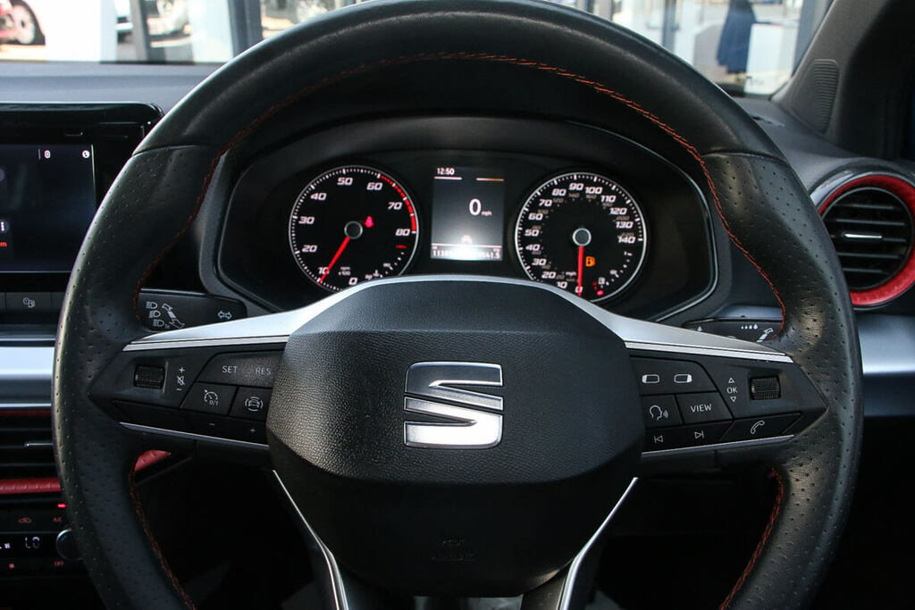 Seat Arona 1.0 Tsi Fr Sport Suv Dsg Black #33
